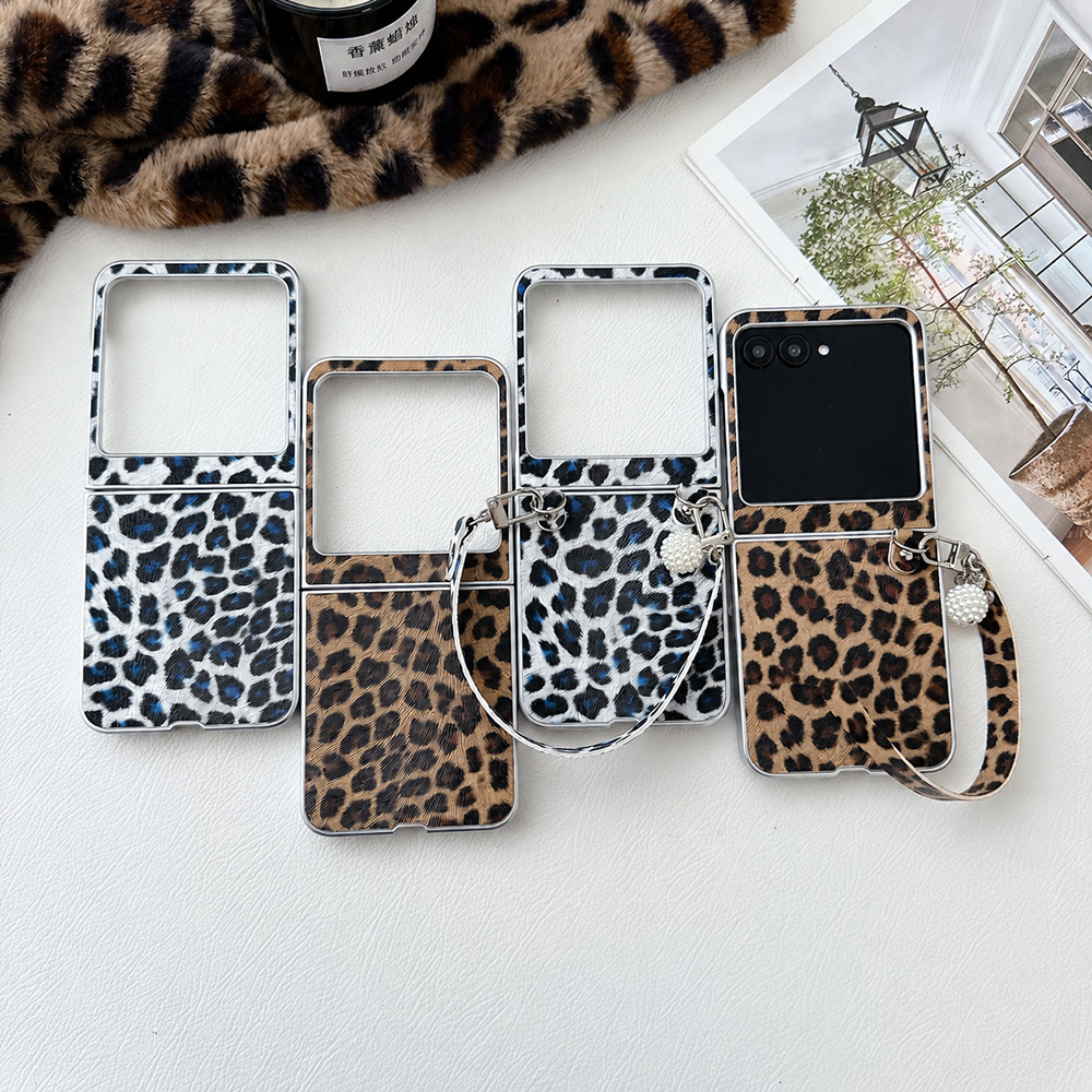 Luxury Lifestyle Design - Casing Ponsel Lipat Motif Macan Tutul